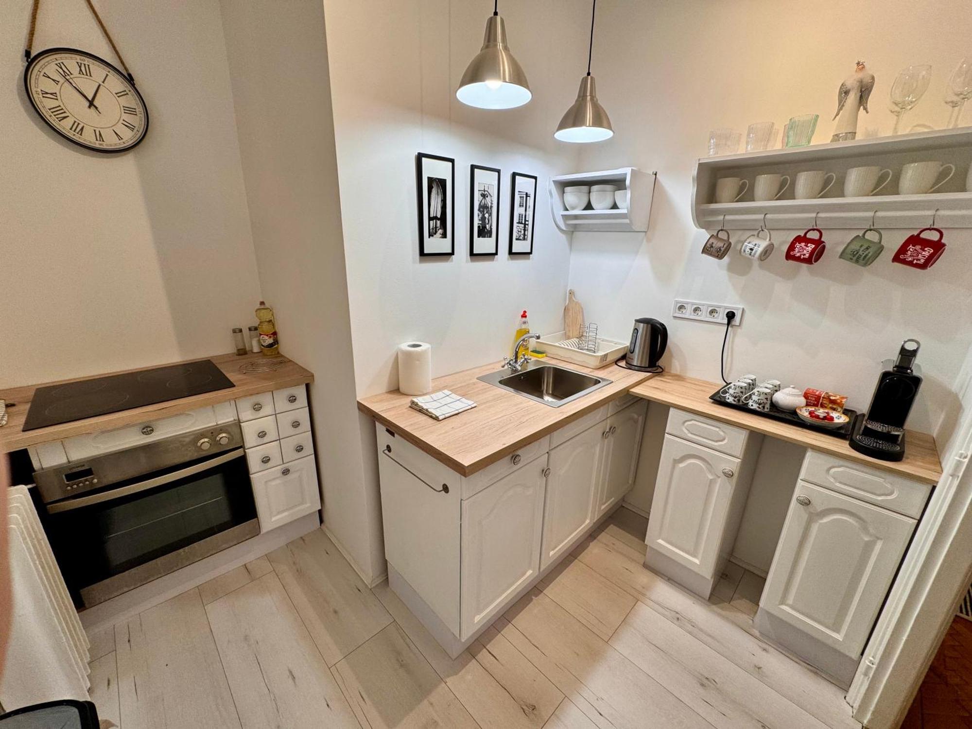 Dinerdowntown In Vaci Street With Free Garage Apartament